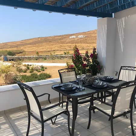 Eliza & Mike's Villa Parikia (Paros)