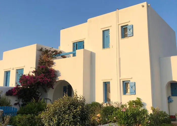 Eliza & Mike's Paros * 로갈라스