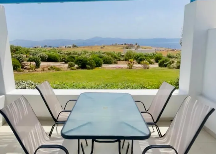 Eliza & Mike's Paros * 로갈라스