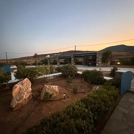 Eliza & Mike's Paros Logaras