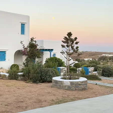 Eliza & Mike's Paros Holiday home *