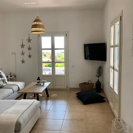 Eliza & Mike's Paros Holiday home