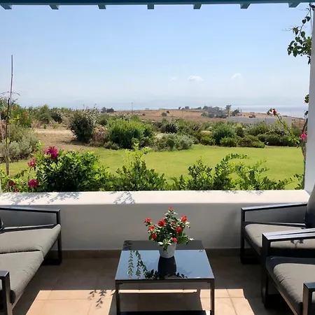Eliza & Mike's Paros 洛加拉斯